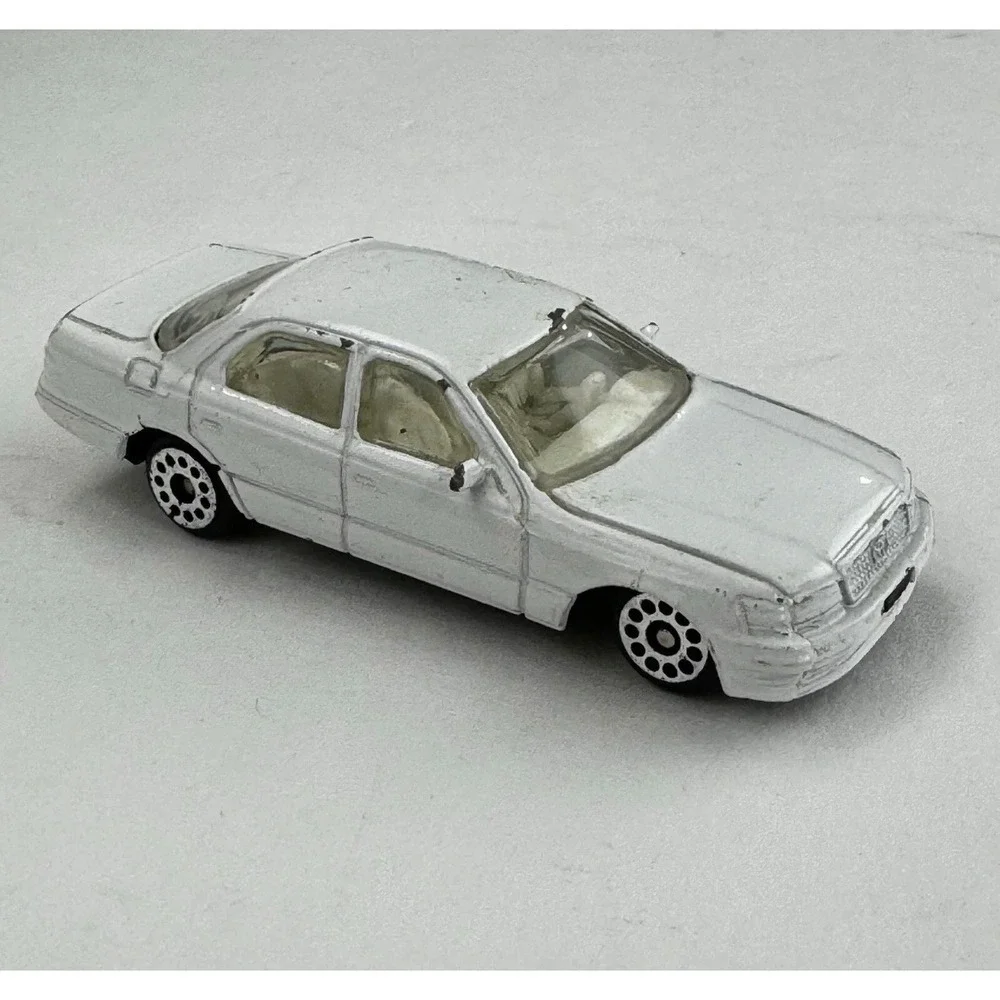 Zee‎ Toys Zyll D114 White Toyota Celsior Lexus LS400 Sedan Diecast Car Vtg 1/64